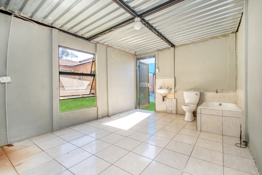 4 Bedroom Property for Sale in Rangeview Gauteng
