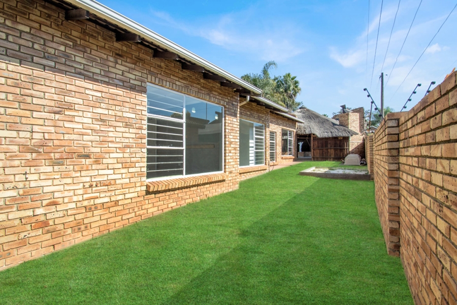 4 Bedroom Property for Sale in Rangeview Gauteng
