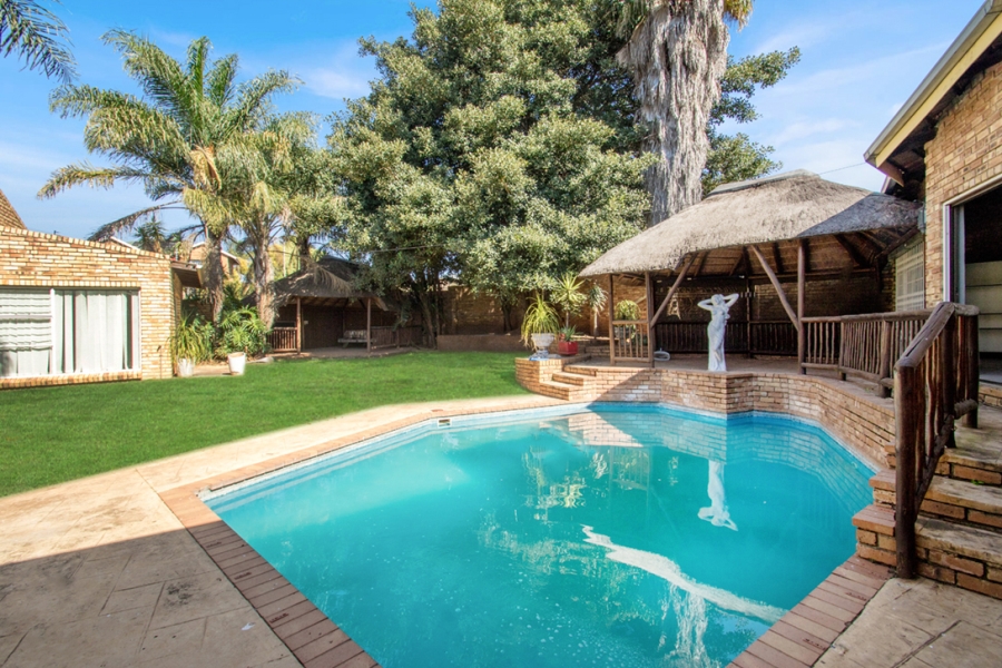 4 Bedroom Property for Sale in Rangeview Gauteng
