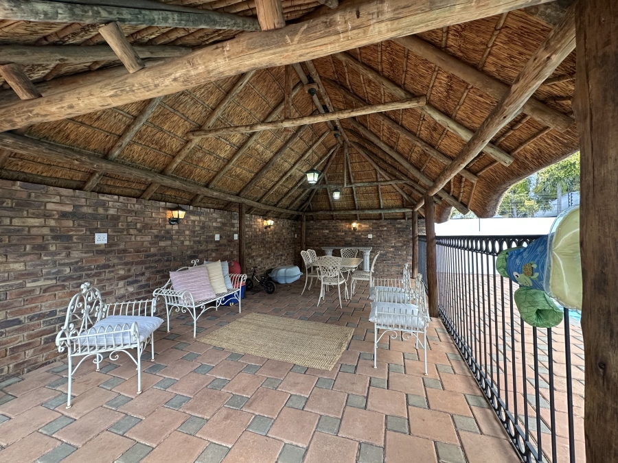 5 Bedroom Property for Sale in Waverley Gauteng