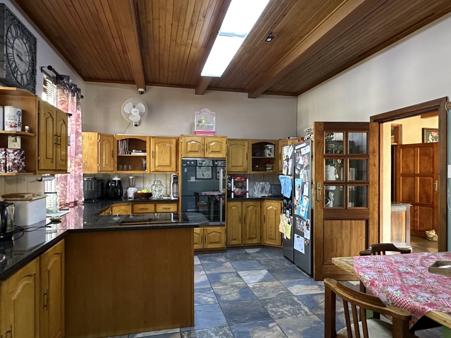 5 Bedroom Property for Sale in Waverley Gauteng