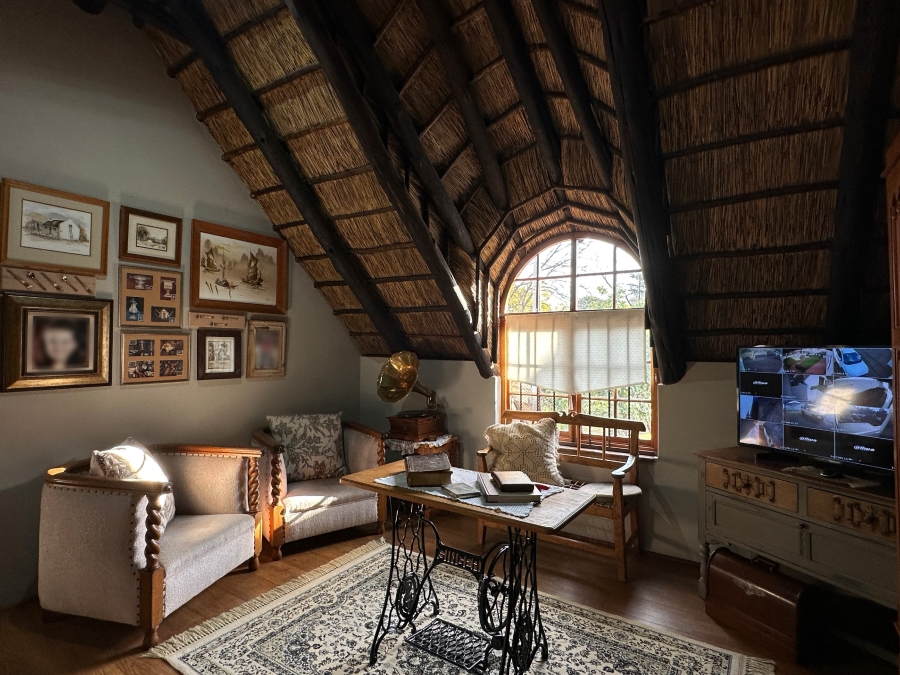 5 Bedroom Property for Sale in Waverley Gauteng