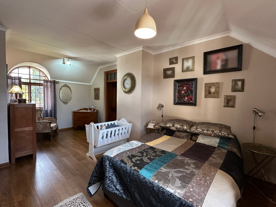 5 Bedroom Property for Sale in Waverley Gauteng