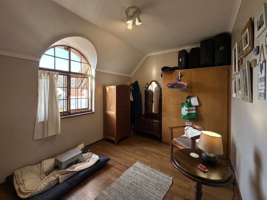 5 Bedroom Property for Sale in Waverley Gauteng