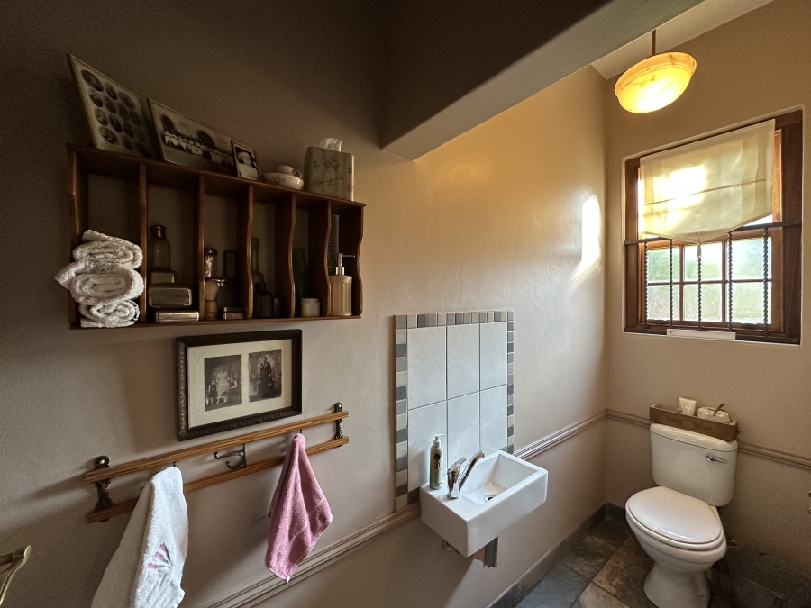 5 Bedroom Property for Sale in Waverley Gauteng