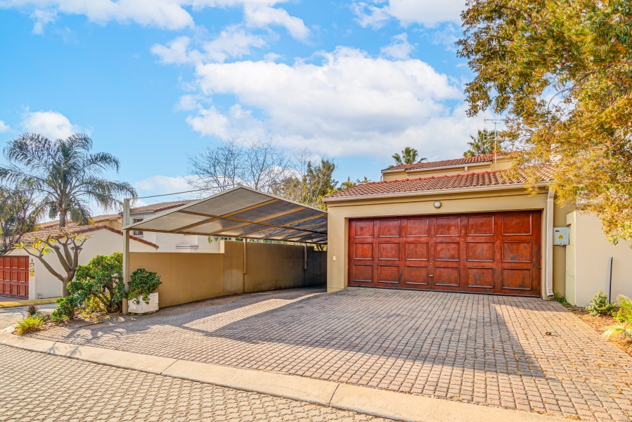 3 Bedroom Property for Sale in Barbeque Downs Gauteng