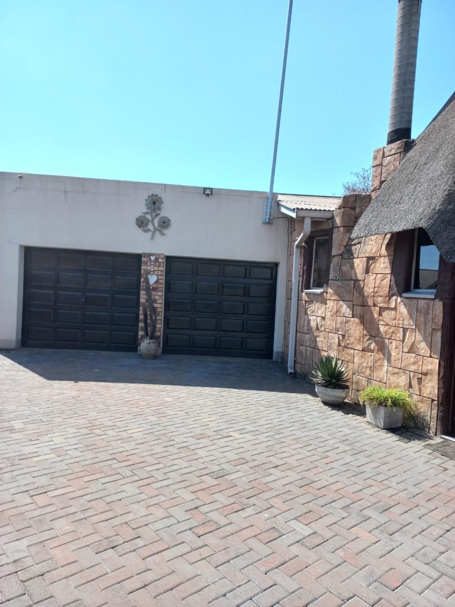 4 Bedroom Property for Sale in Vanderbijlpark CE 3 Gauteng