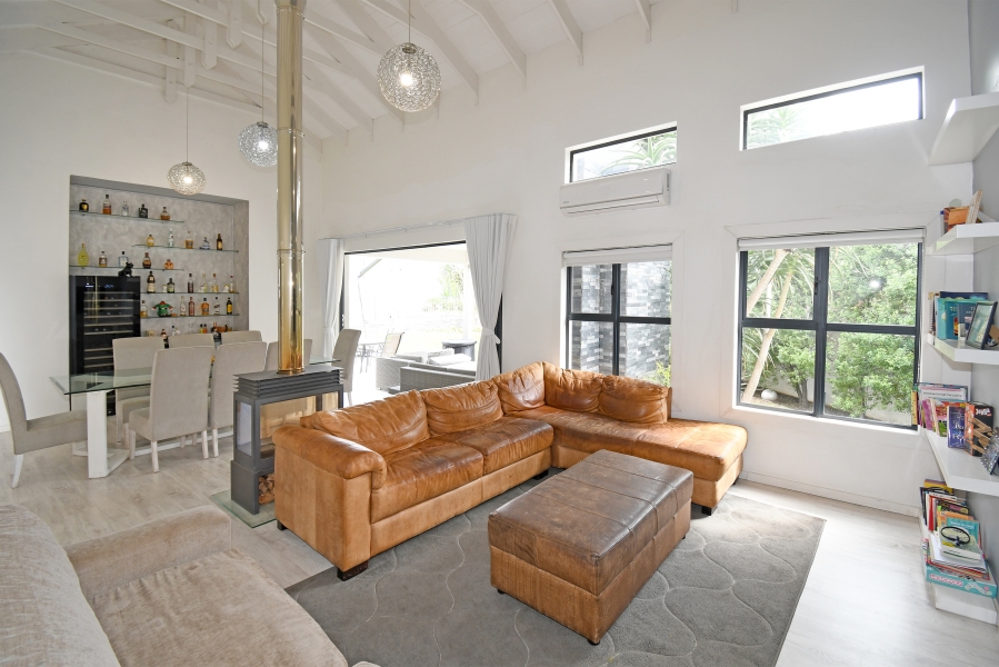 To Let 4 Bedroom Property for Rent in Copperleaf Estate Gauteng