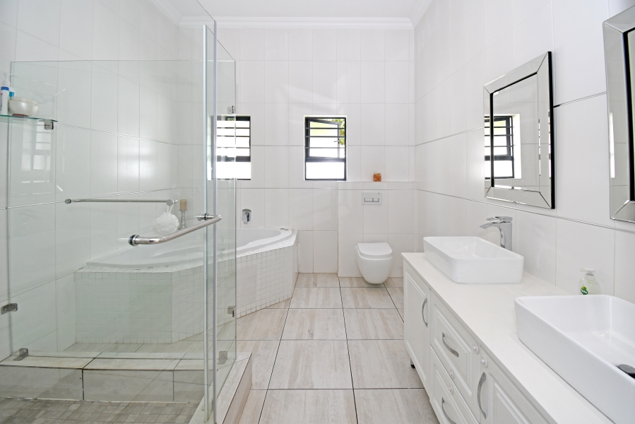 To Let 4 Bedroom Property for Rent in Copperleaf Estate Gauteng