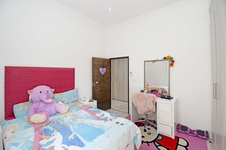 To Let 4 Bedroom Property for Rent in Copperleaf Estate Gauteng