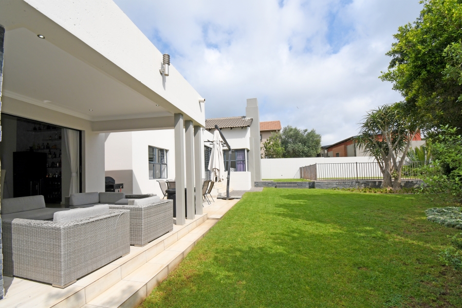 To Let 4 Bedroom Property for Rent in Copperleaf Estate Gauteng
