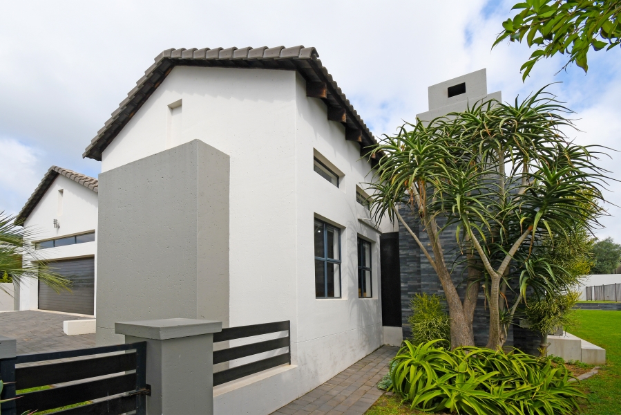 To Let 4 Bedroom Property for Rent in Copperleaf Estate Gauteng