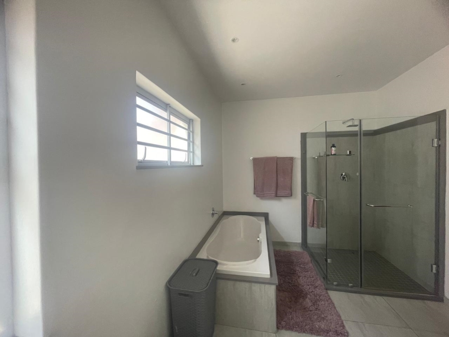 3 Bedroom Property for Sale in Essexwold Gauteng