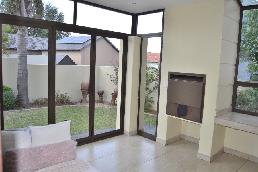 3 Bedroom Property for Sale in Thatchfield Estate Gauteng