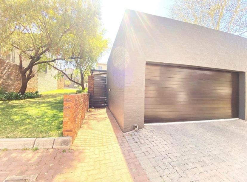 3 Bedroom Property for Sale in Faerie Glen Gauteng