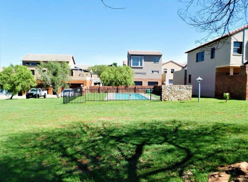 3 Bedroom Property for Sale in Faerie Glen Gauteng