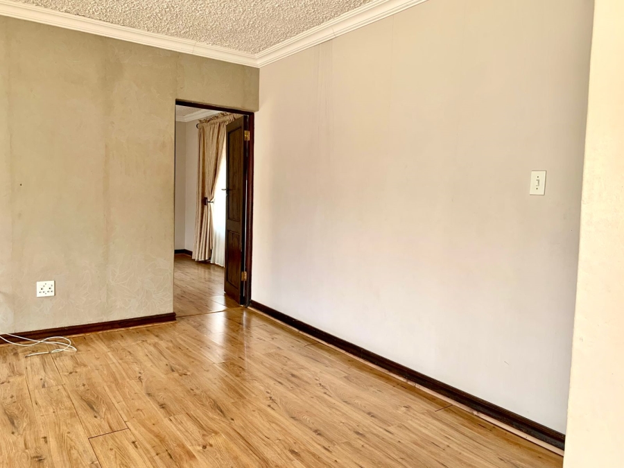 To Let 4 Bedroom Property for Rent in Kyalami Glen Estate Gauteng