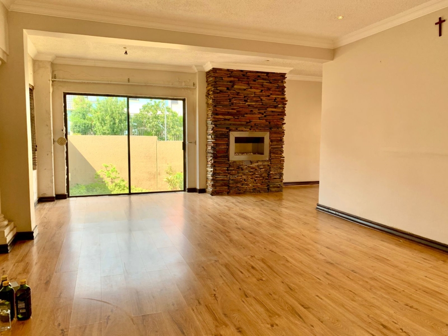To Let 4 Bedroom Property for Rent in Kyalami Glen Estate Gauteng