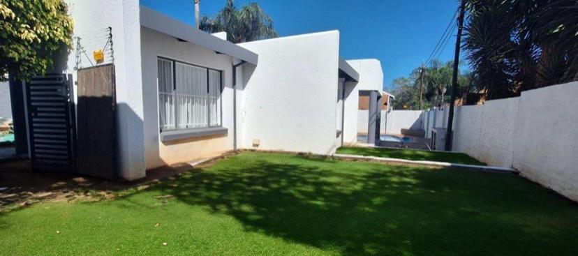 3 Bedroom Property for Sale in Faerie Glen Gauteng