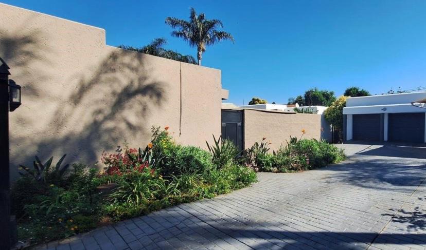 3 Bedroom Property for Sale in Faerie Glen Gauteng
