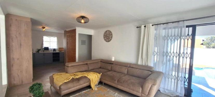 3 Bedroom Property for Sale in Faerie Glen Gauteng