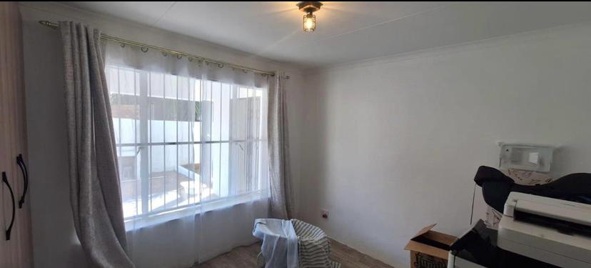 3 Bedroom Property for Sale in Faerie Glen Gauteng