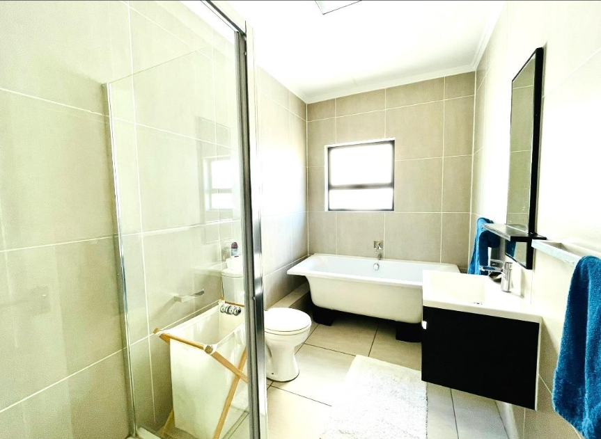 To Let 3 Bedroom Property for Rent in Greenstone Hill Gauteng