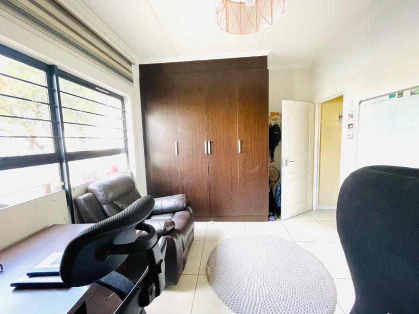 To Let 3 Bedroom Property for Rent in Greenstone Hill Gauteng