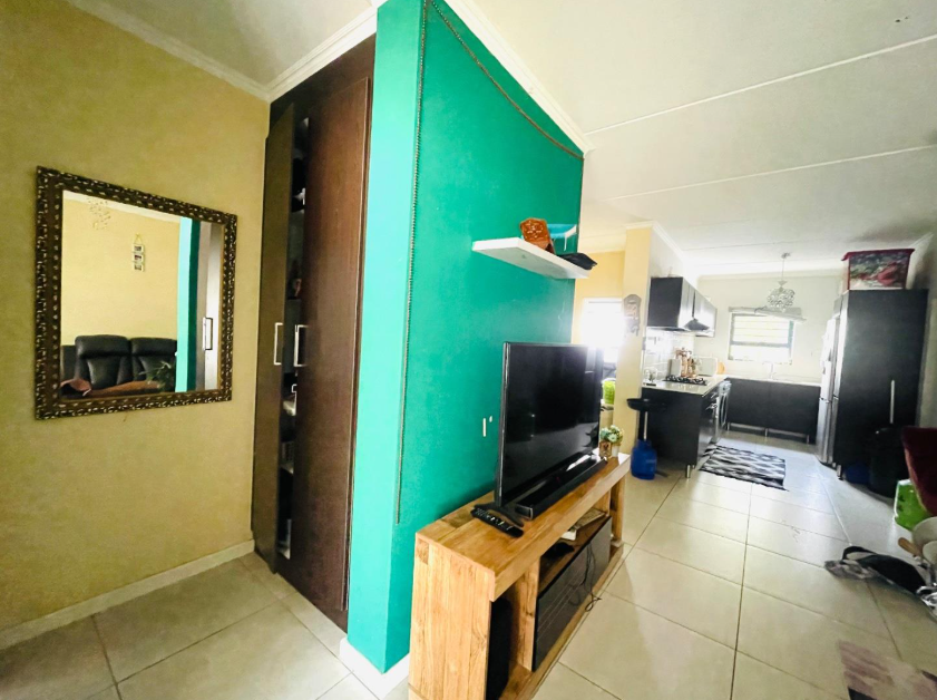 To Let 3 Bedroom Property for Rent in Greenstone Hill Gauteng