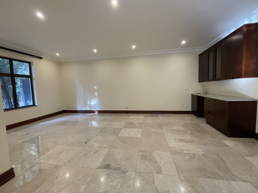 6 Bedroom Property for Sale in Waterkloof Ridge Gauteng