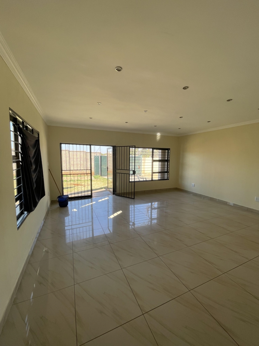 To Let commercial Property for Rent in Erasmia Gauteng