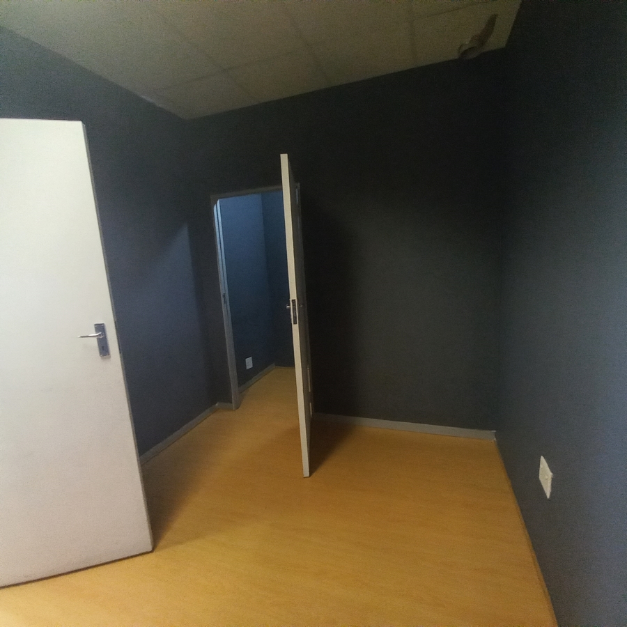 To Let commercial Property for Rent in Anderbolt Gauteng