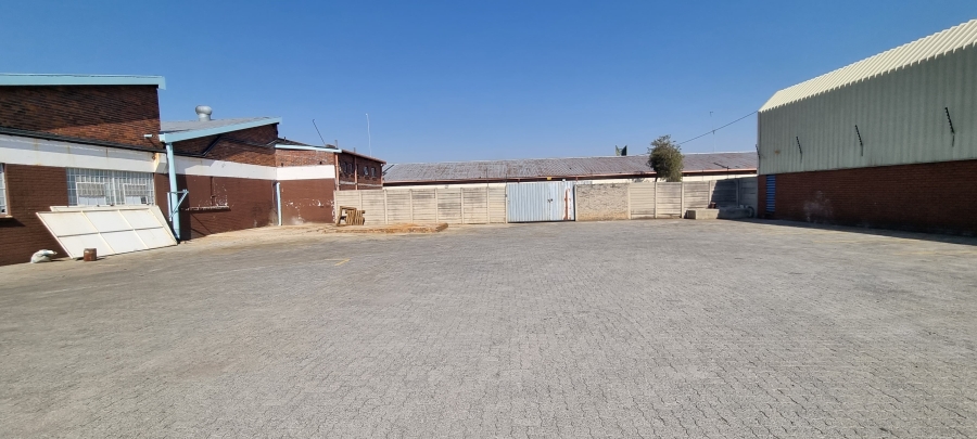 To Let commercial Property for Rent in Benrose Gauteng