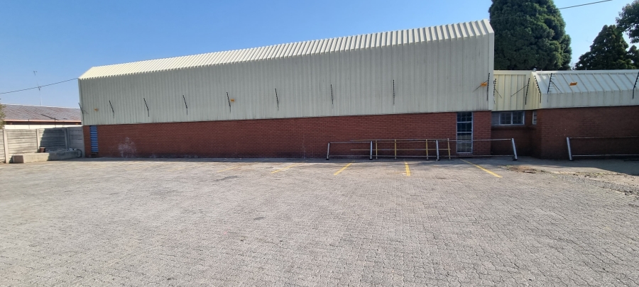 To Let commercial Property for Rent in Benrose Gauteng