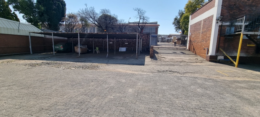 To Let commercial Property for Rent in Benrose Gauteng
