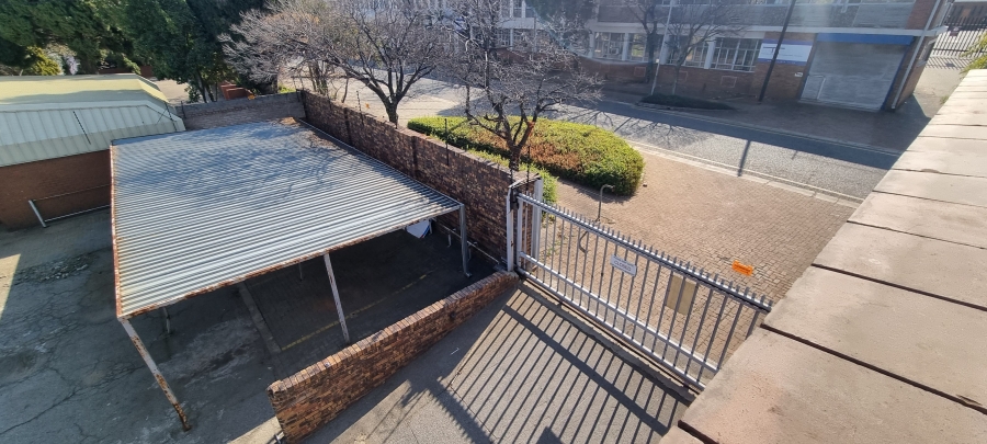 To Let commercial Property for Rent in Benrose Gauteng