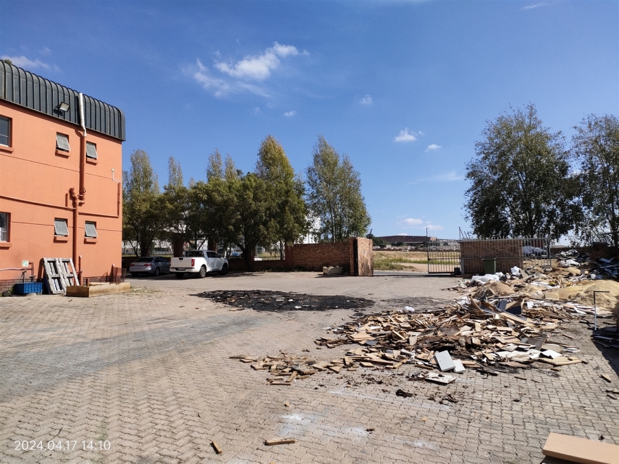 To Let commercial Property for Rent in Mostyn Park Gauteng
