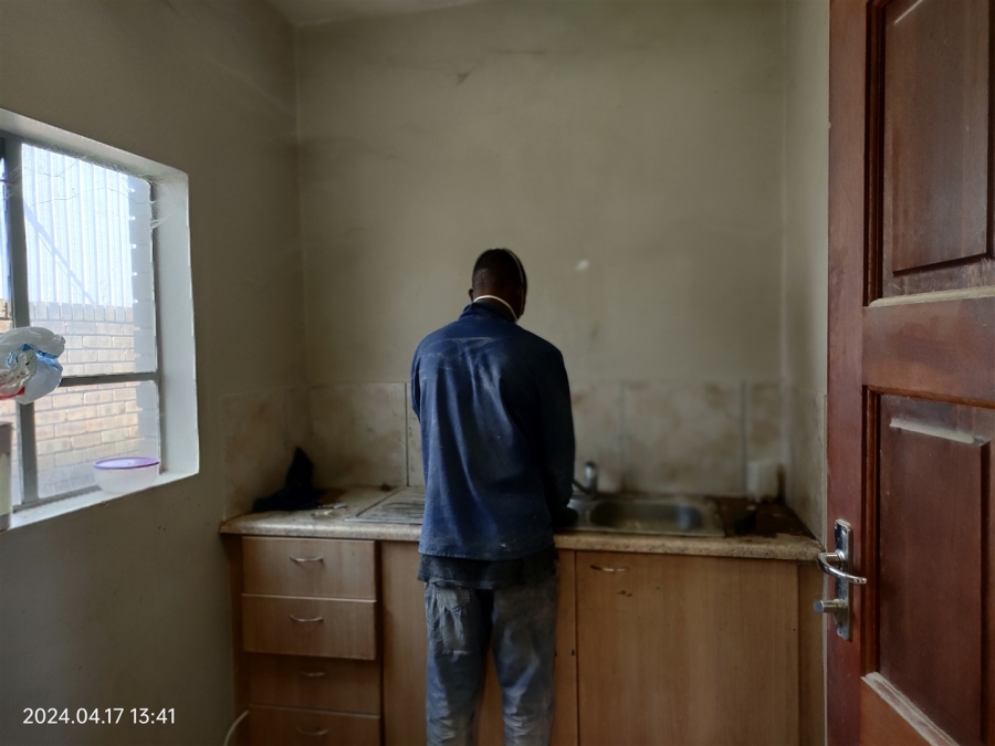 To Let commercial Property for Rent in Mostyn Park Gauteng