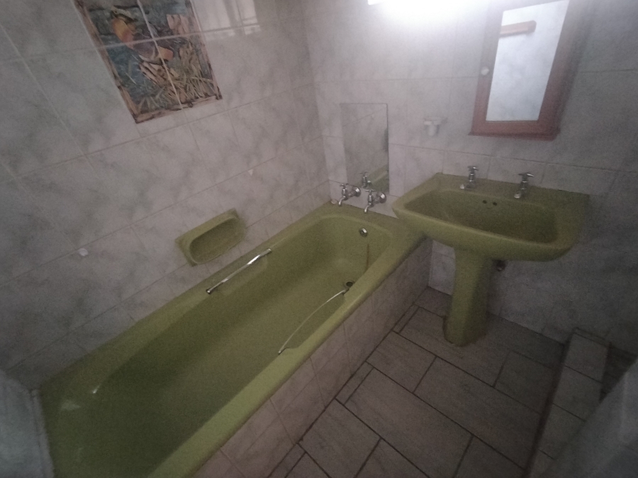 5 Bedroom Property for Sale in Pretoria North Gauteng