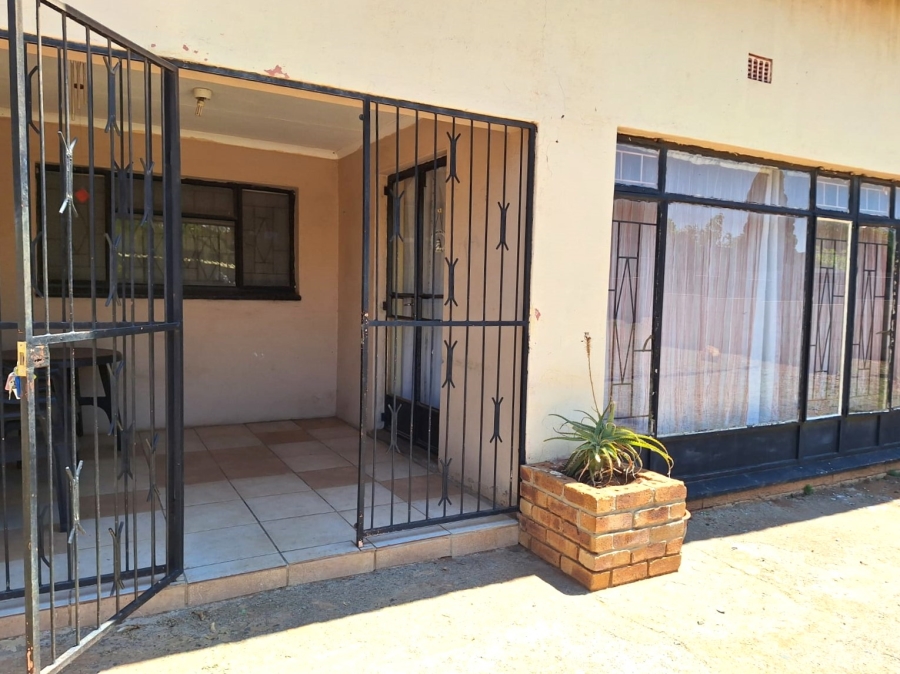 2 Bedroom Property for Sale in Rensburg Gauteng
