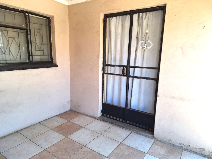 2 Bedroom Property for Sale in Rensburg Gauteng