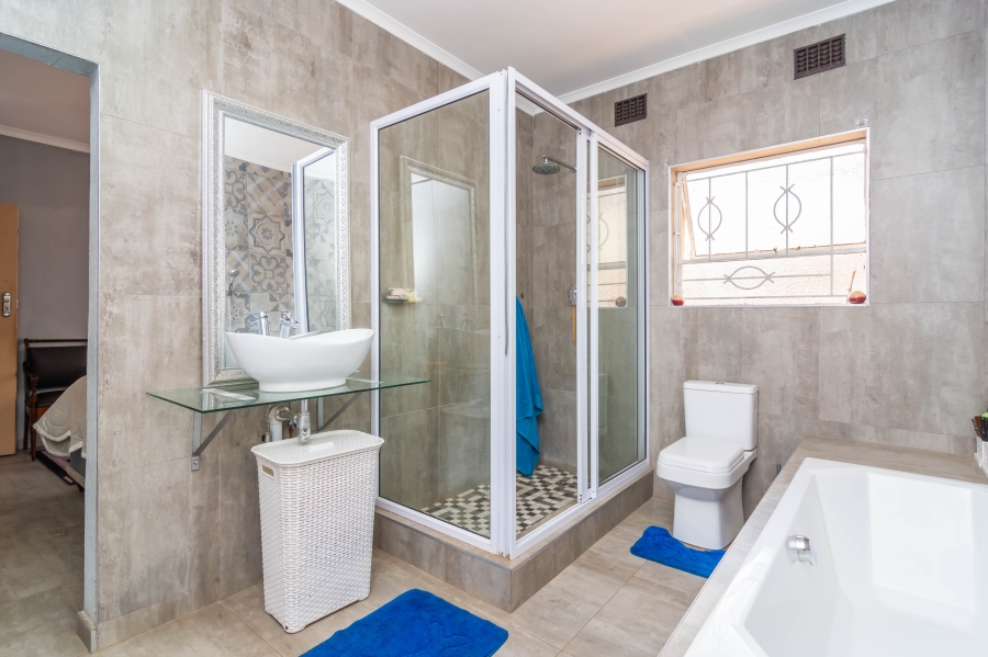 4 Bedroom Property for Sale in Fleurhof Gauteng
