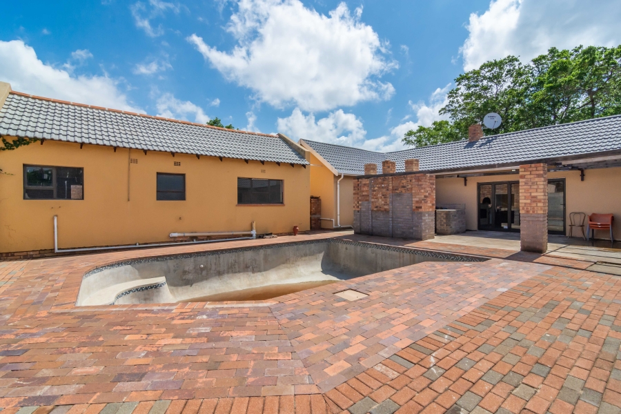 4 Bedroom Property for Sale in Fleurhof Gauteng