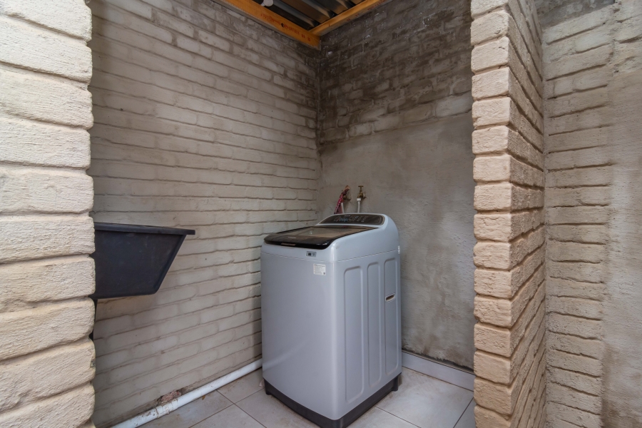 4 Bedroom Property for Sale in Fleurhof Gauteng