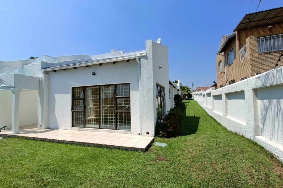 6 Bedroom Property for Sale in Country View Gauteng