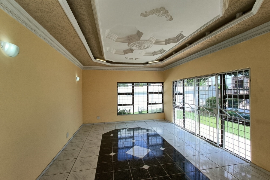 6 Bedroom Property for Sale in Country View Gauteng