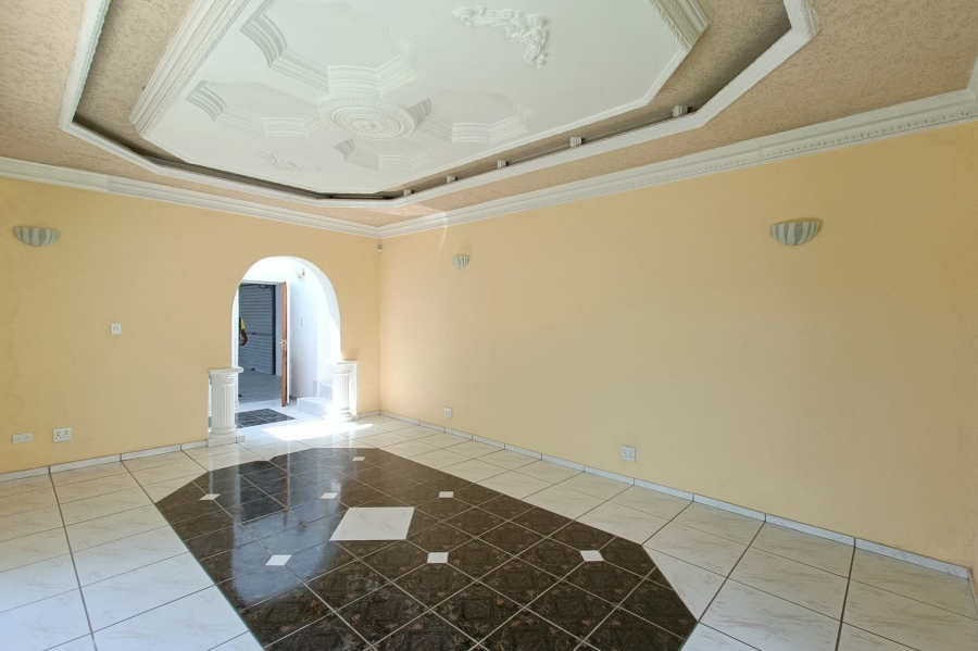 6 Bedroom Property for Sale in Country View Gauteng