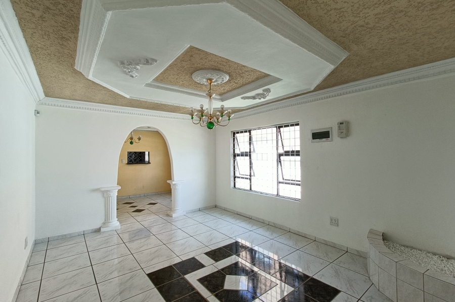 6 Bedroom Property for Sale in Country View Gauteng