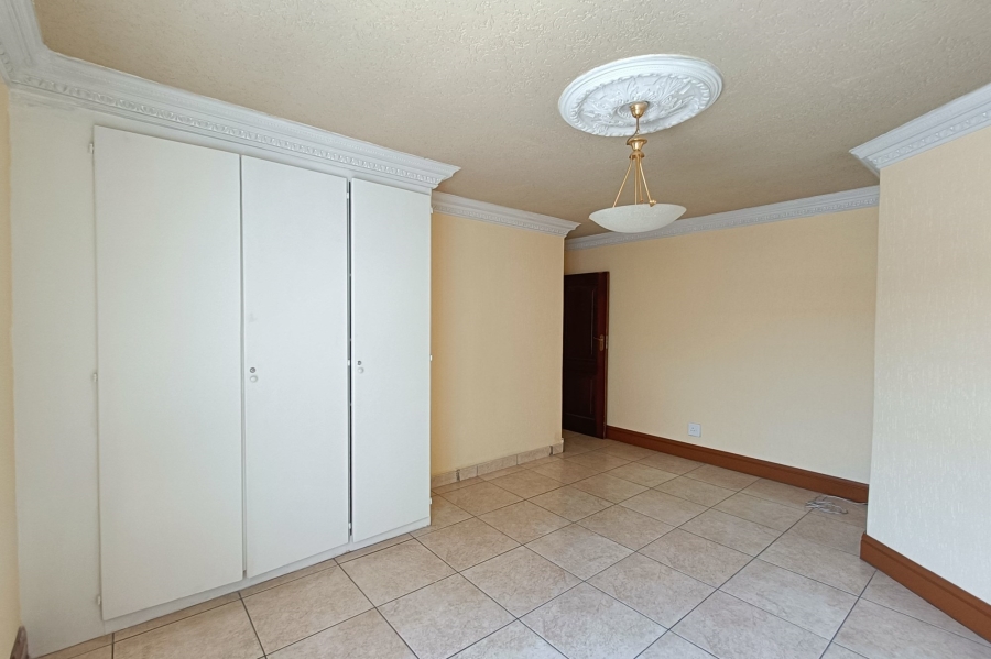 6 Bedroom Property for Sale in Country View Gauteng