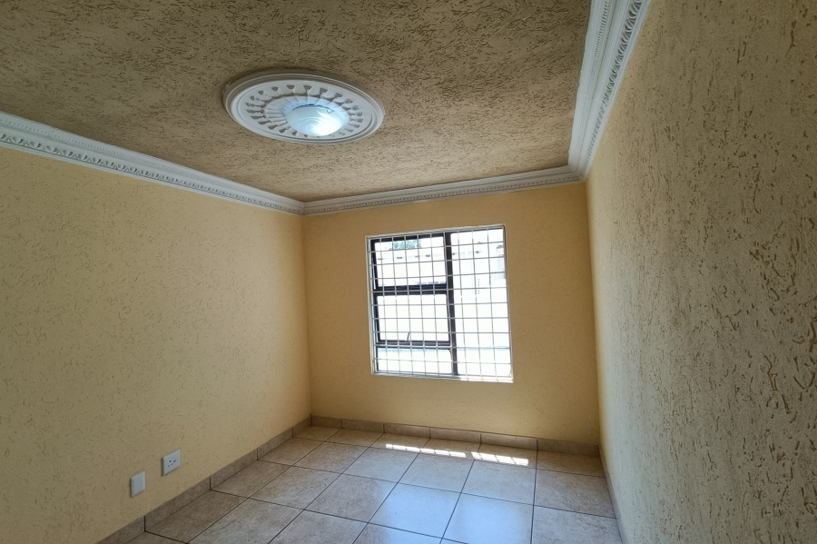 6 Bedroom Property for Sale in Country View Gauteng